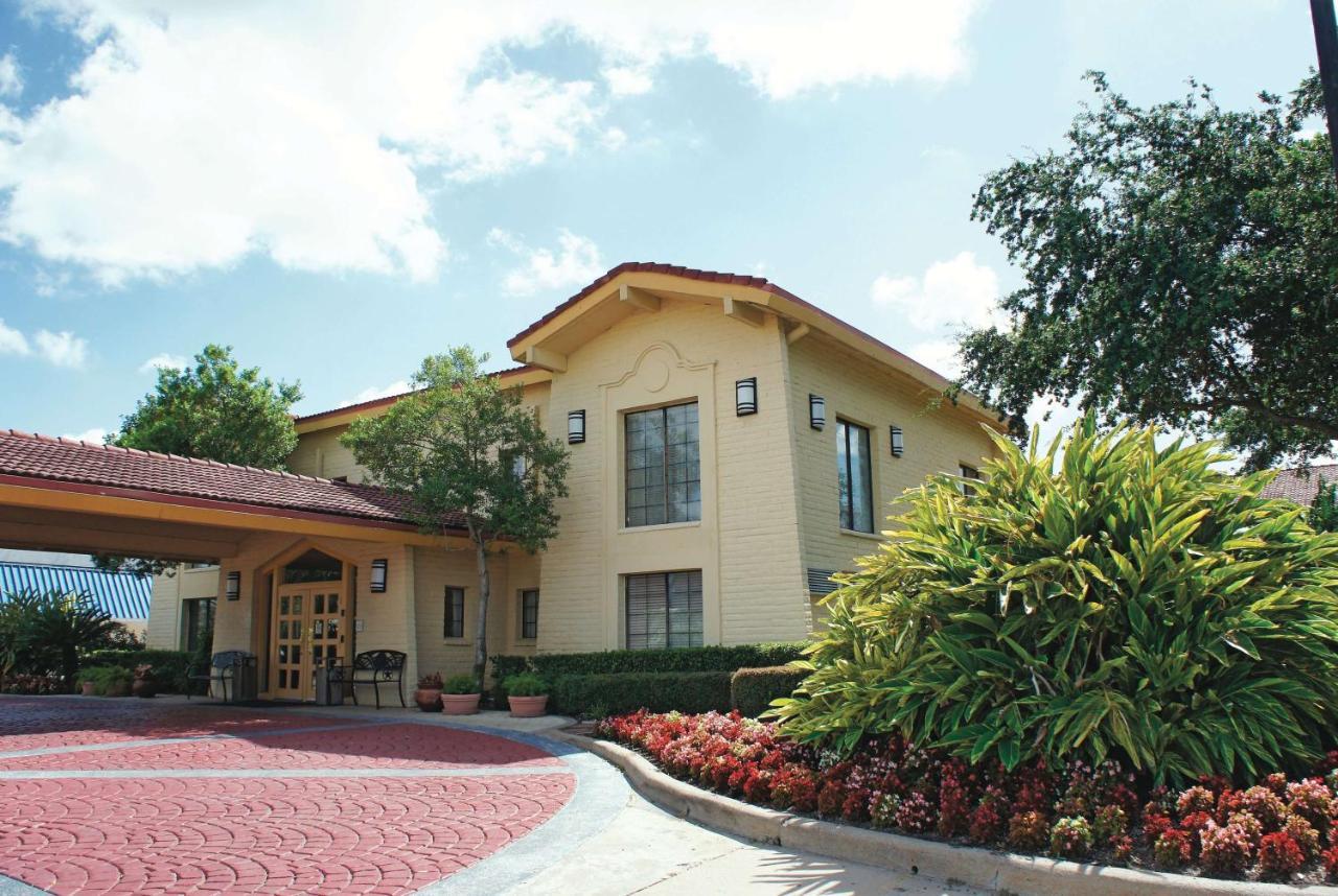 Baymont By Wyndham Houston La Porte Exterior foto