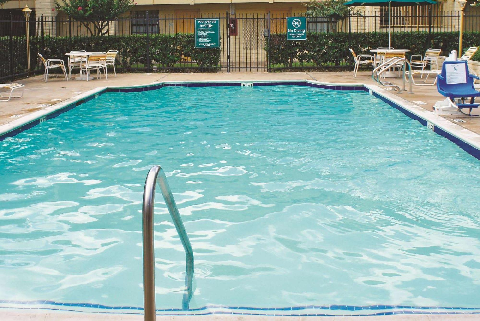 Baymont By Wyndham Houston La Porte Exterior foto